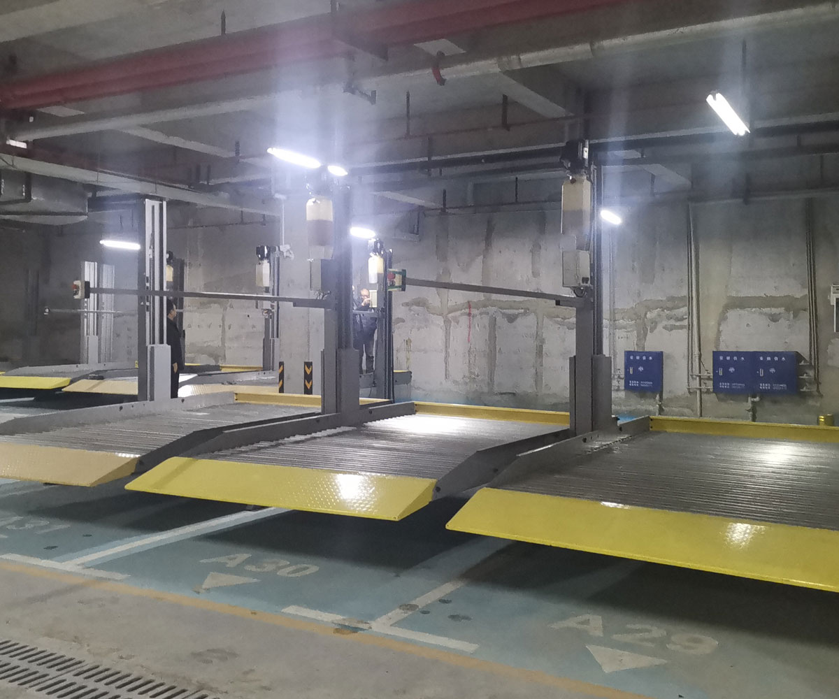 秦都4柱機(jī)械式停車(chē)設(shè)備過(guò)驗(yàn)收